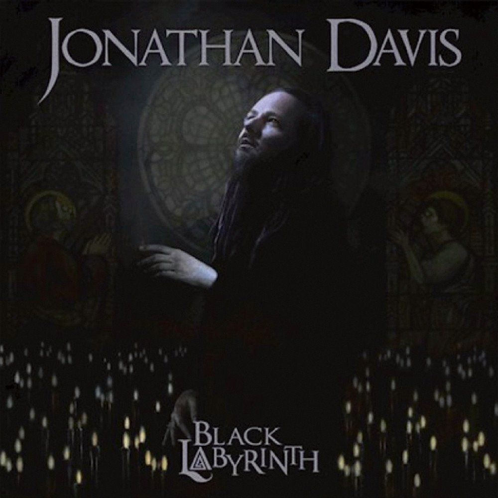 Korn: Jonathan Davis streamt 'Basic Needs'