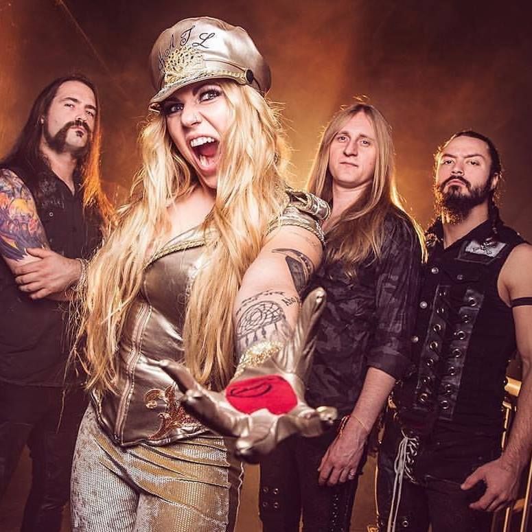 Kobra and the Lotus: Video zu ´Light Me Up´ online