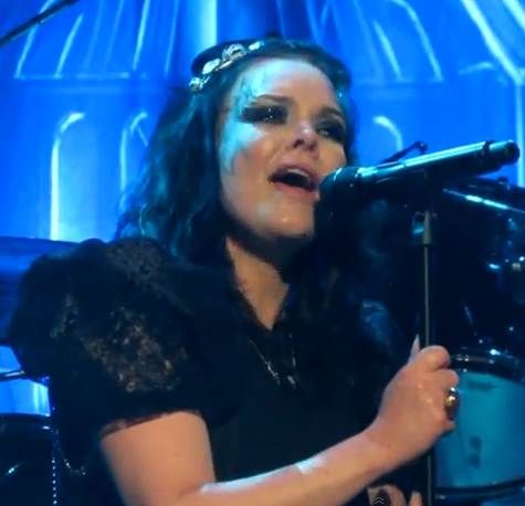 Nightwish treten mit Kamelot-Sängerinnen auf