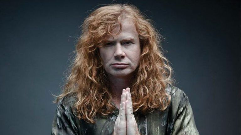 Megadeth: Dave Mustaine überrascht Fans mit Akustik-Konzert vor seinem Hotel