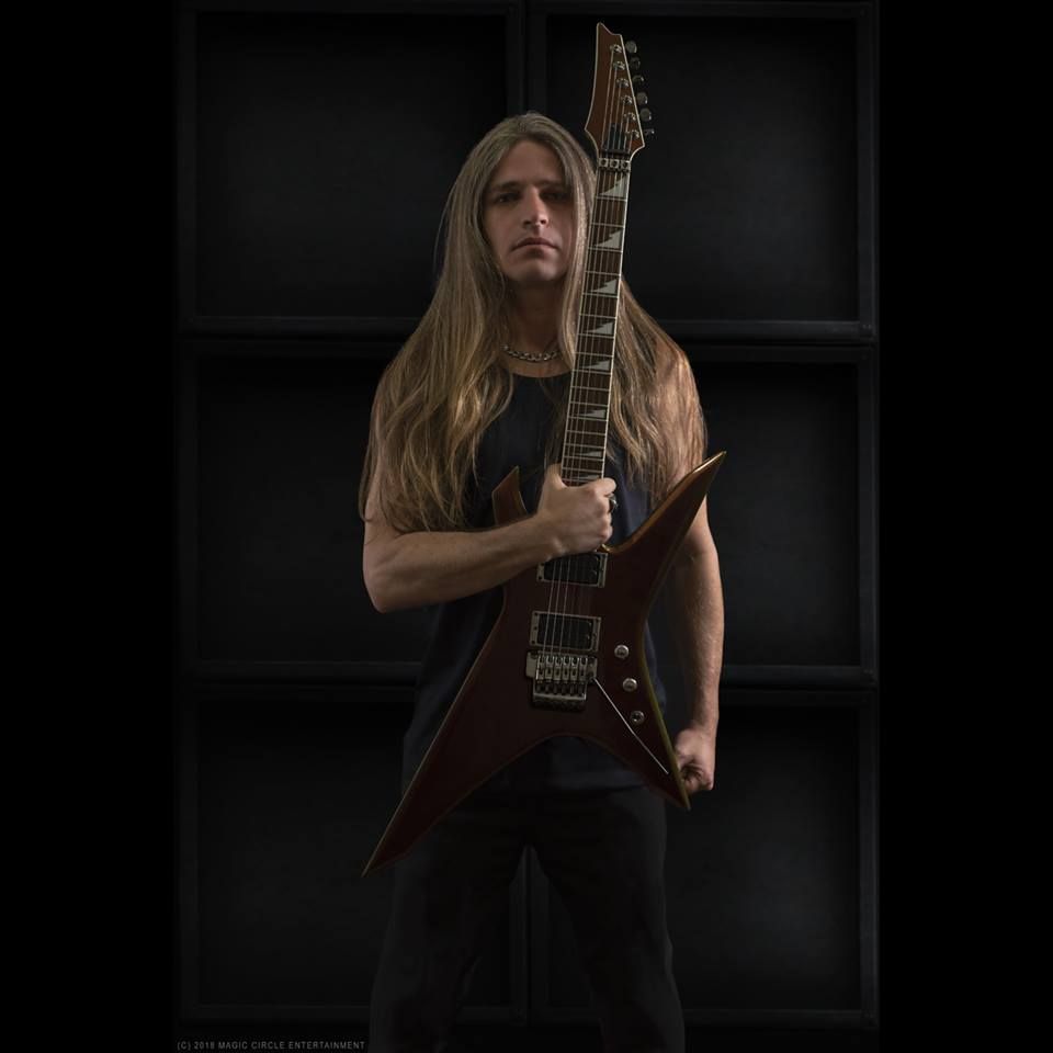 E.V. Martel als Live-Gitarrist für kommende Tour bestätigt
