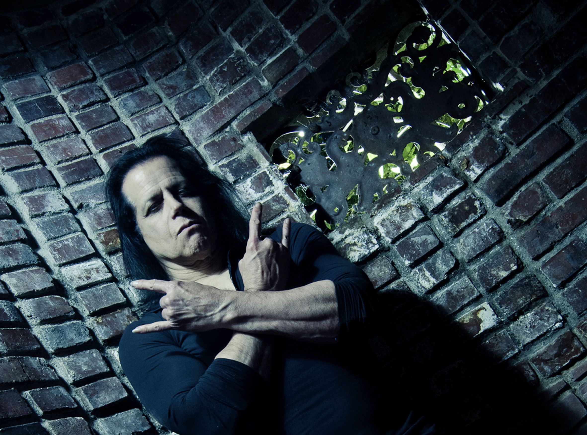 Erste Szenenfotos zu Glenn Danzigs "Verotika"-Film sind online