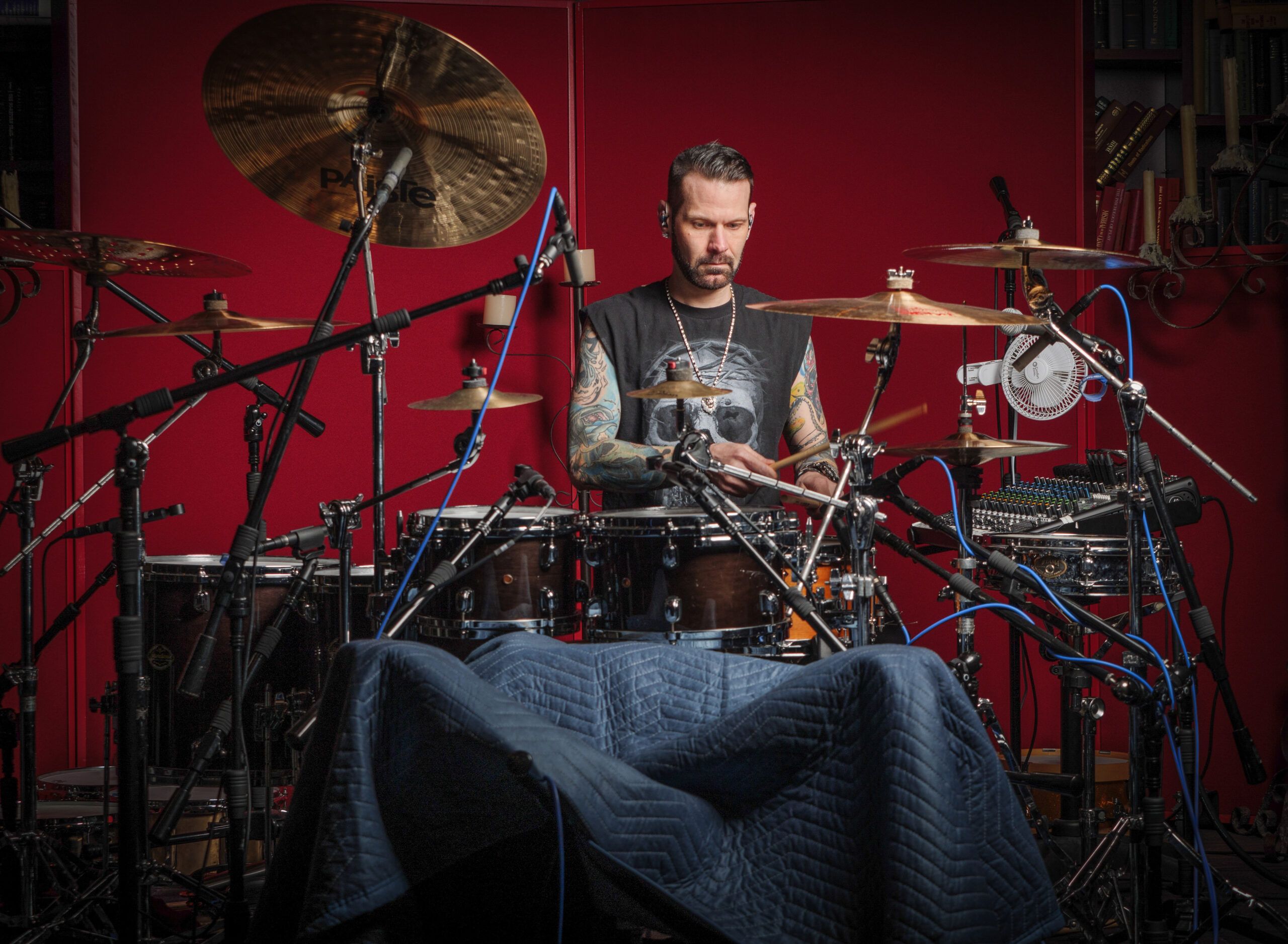 Chad Szeliga steigt als Drummer ein