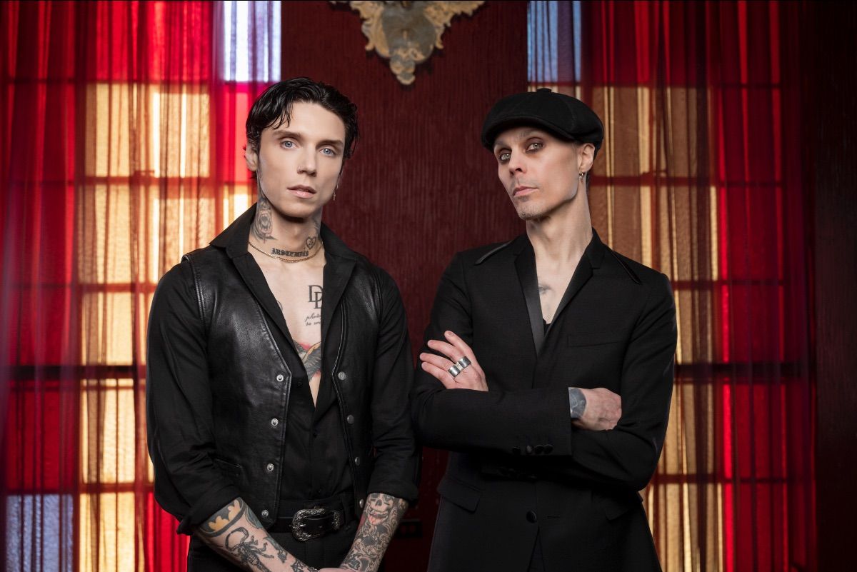 'Temple Of Love'-Cover mit Ville Valo