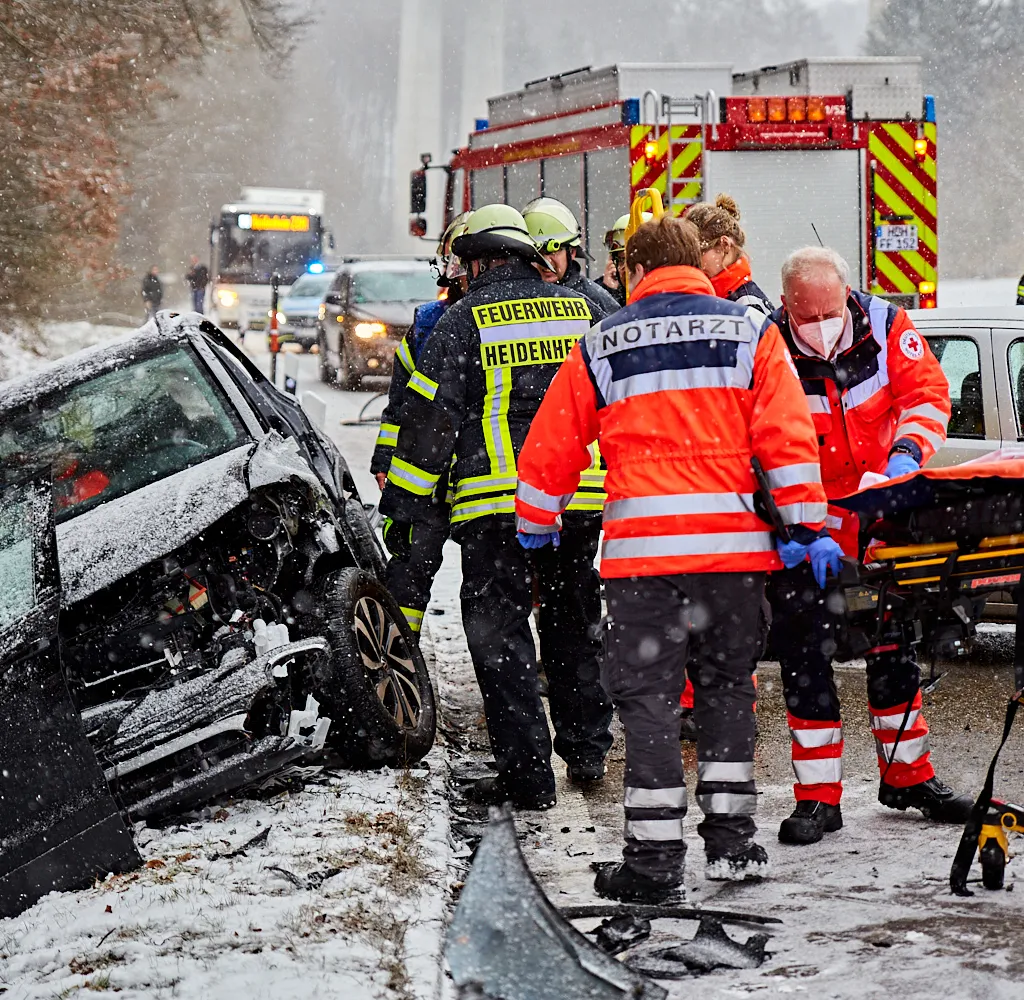 Auf der B 466 zwischen Heidenheim und Nattheim kam es am Montag zu einem schweren Unfall.