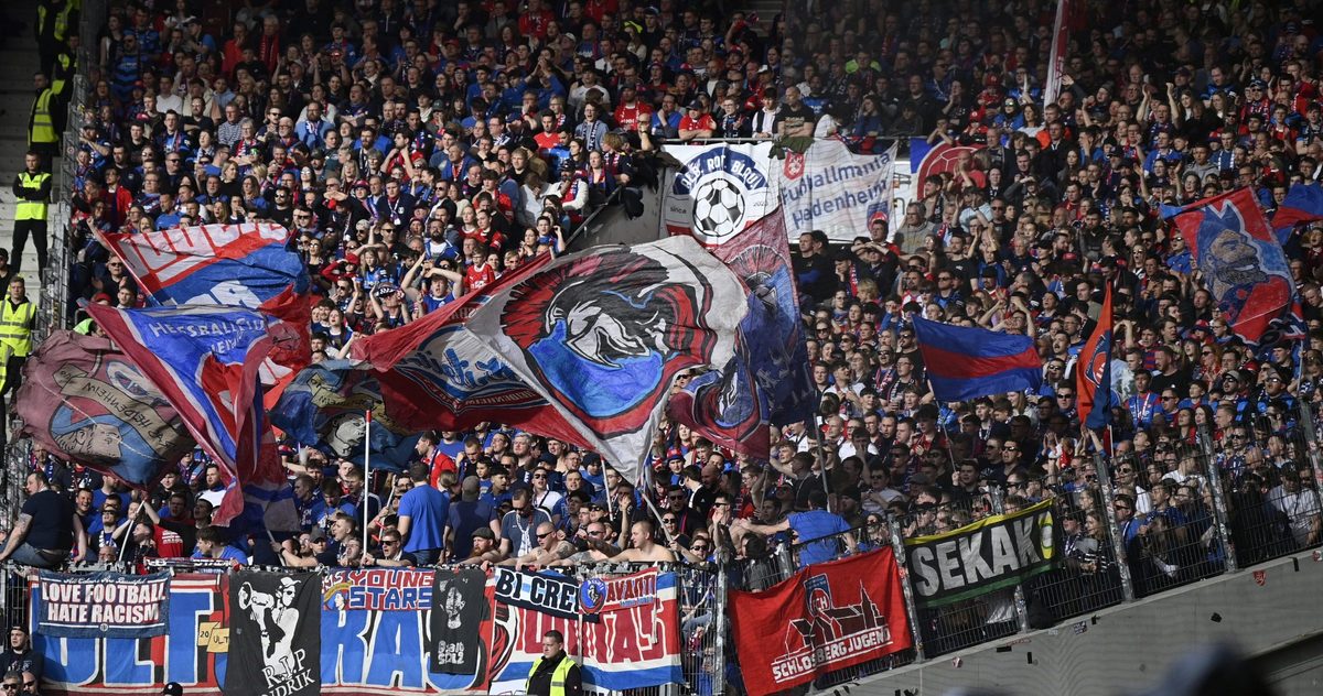 6,000 Heidenheim fans in Stuttgart: Frank Schmidt fires up the FCH fans ...