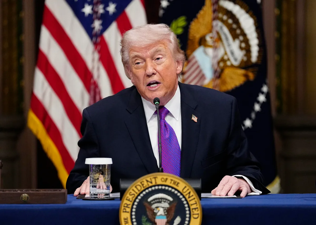 US-Präsident sucht mit Blick auf die Kongress-Zwischenwahlen im Herbst, hohe Strompreise durch öffentlichkeitswirksame Maßnahmen anzugehen.