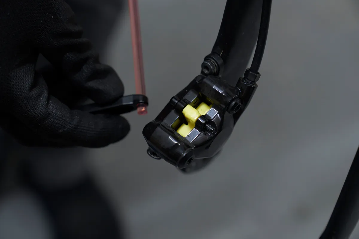 Shimano 'hose clip' on brake bleeding syringe