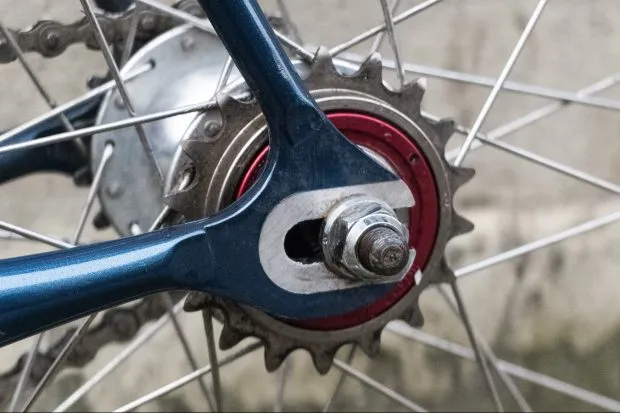 The bike also came fitted with a White Industries ENO freewheel for those afraid to live #fixiefamous