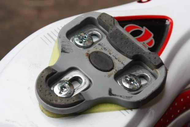 The include KéO Grip cleats provide 4.5 degrees of rotational float but careful about walking in these too much - the soft rubber pads wear quickly.