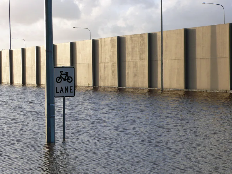 Cyclists band together to support Queensland flood victims | BikeRadar