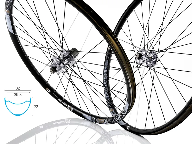 American Classic goes all in with wide rims and tubeless for 2014