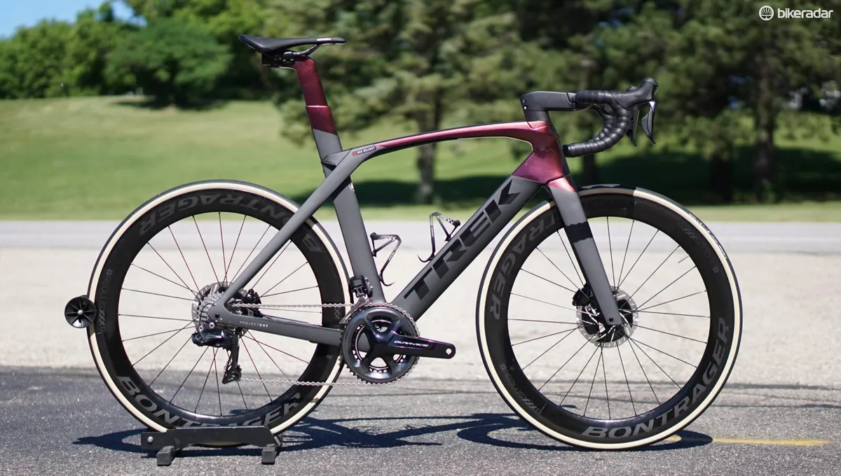 The Trek Madone SLR 9 Disc comes in special ICON paint options as well, but this standard Project One finish itself is stunning, changing with the angle of the light