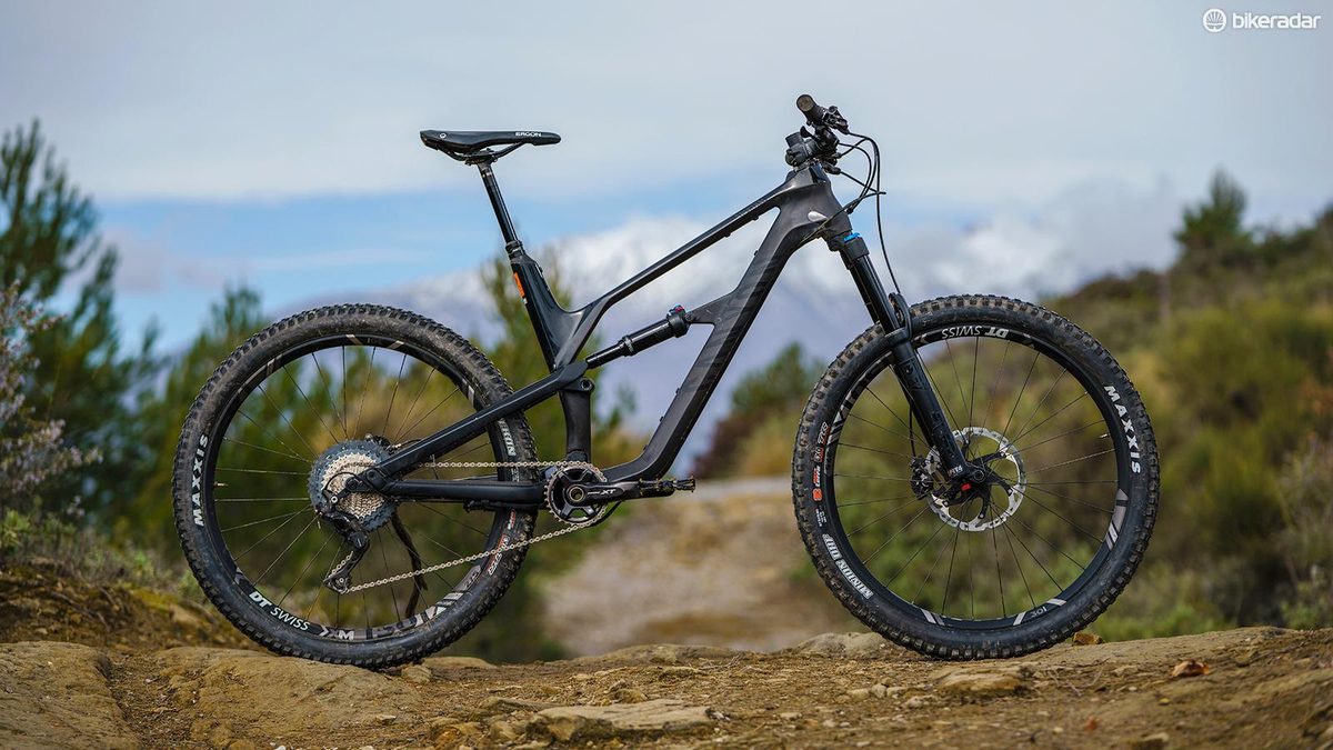 Canyon Spectral CF 9.0 review | BikeRadar