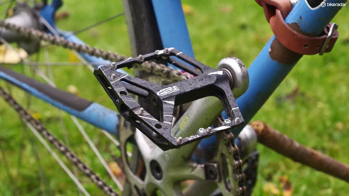 Apparently you don't have to be attached to your pedals all the time. Who knew?