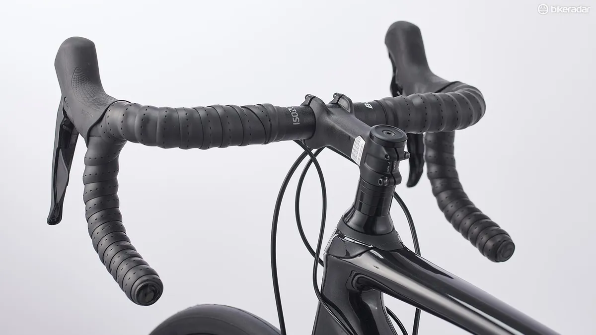 An alloy Bontrager Pro stem and Elite IsoZone VR-SF handlebars form the basis of the cockpit