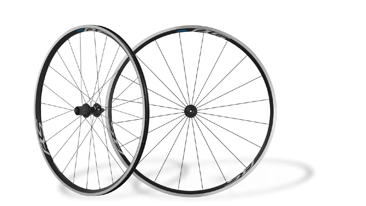 The WH-RS100-CL wheelset
