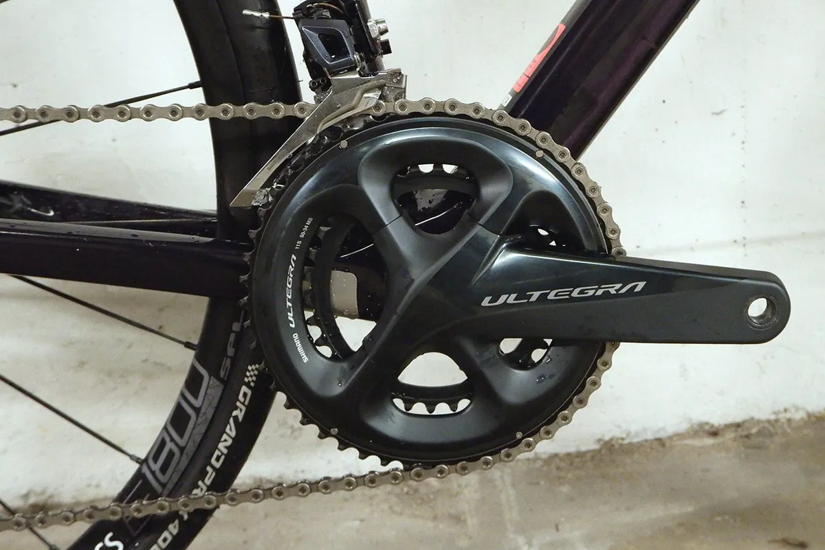 The 11-34t cassette with 50/34t chainrings offers plenty of low gears for making easy work of sustained climbs