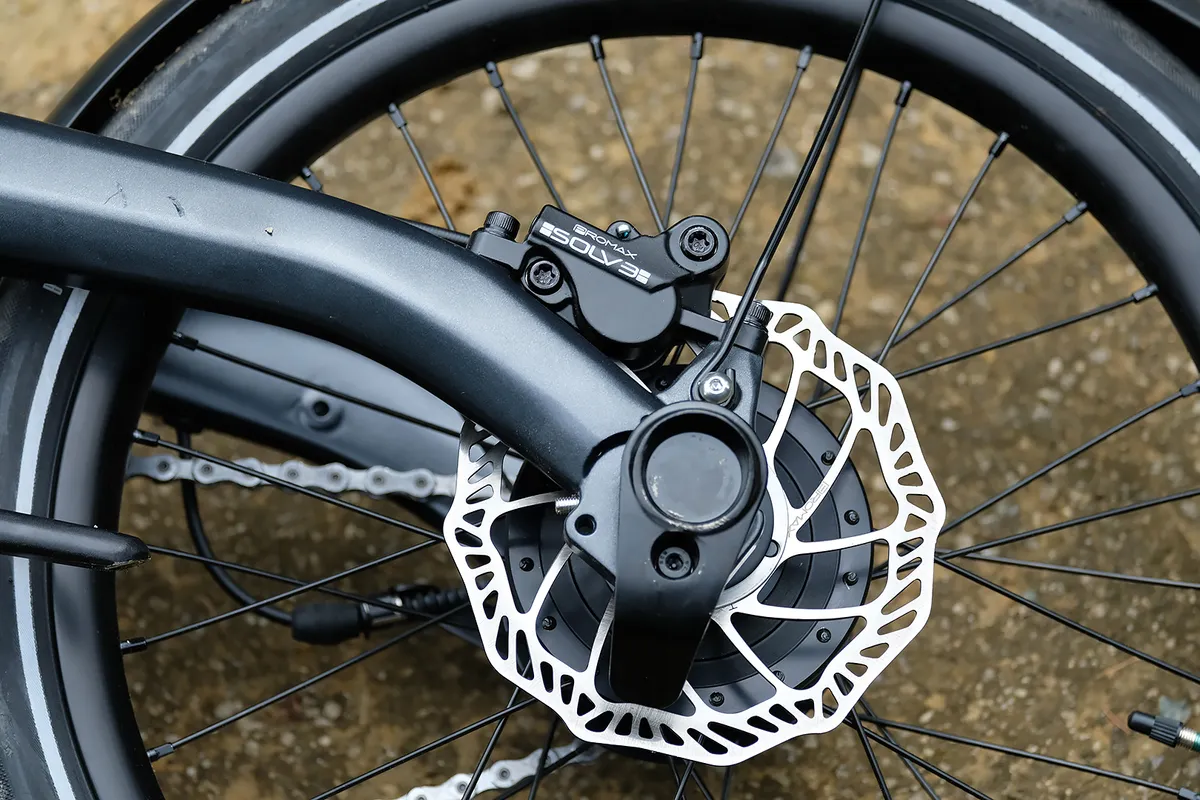 Tektro hydraulic disc brakes on Ariv Merge folding bike
