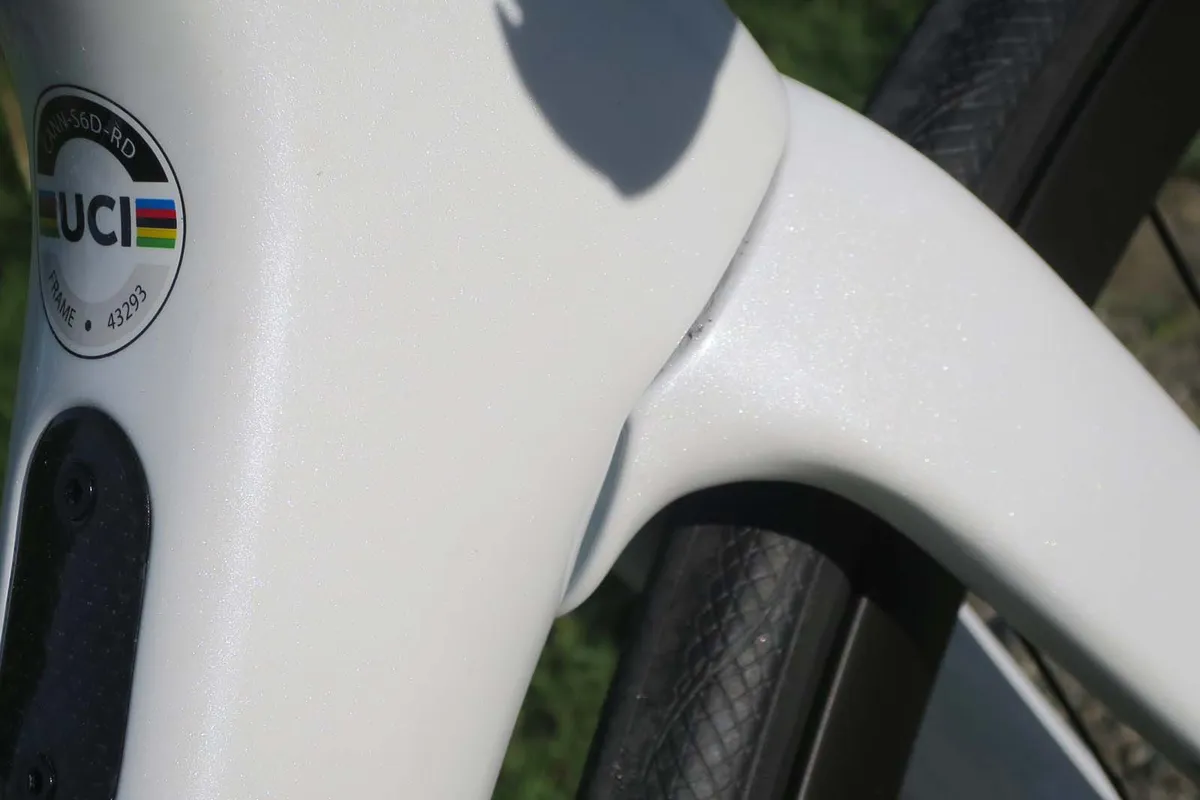 Aero-integrated fork on white Cannondale SuperSix EVO