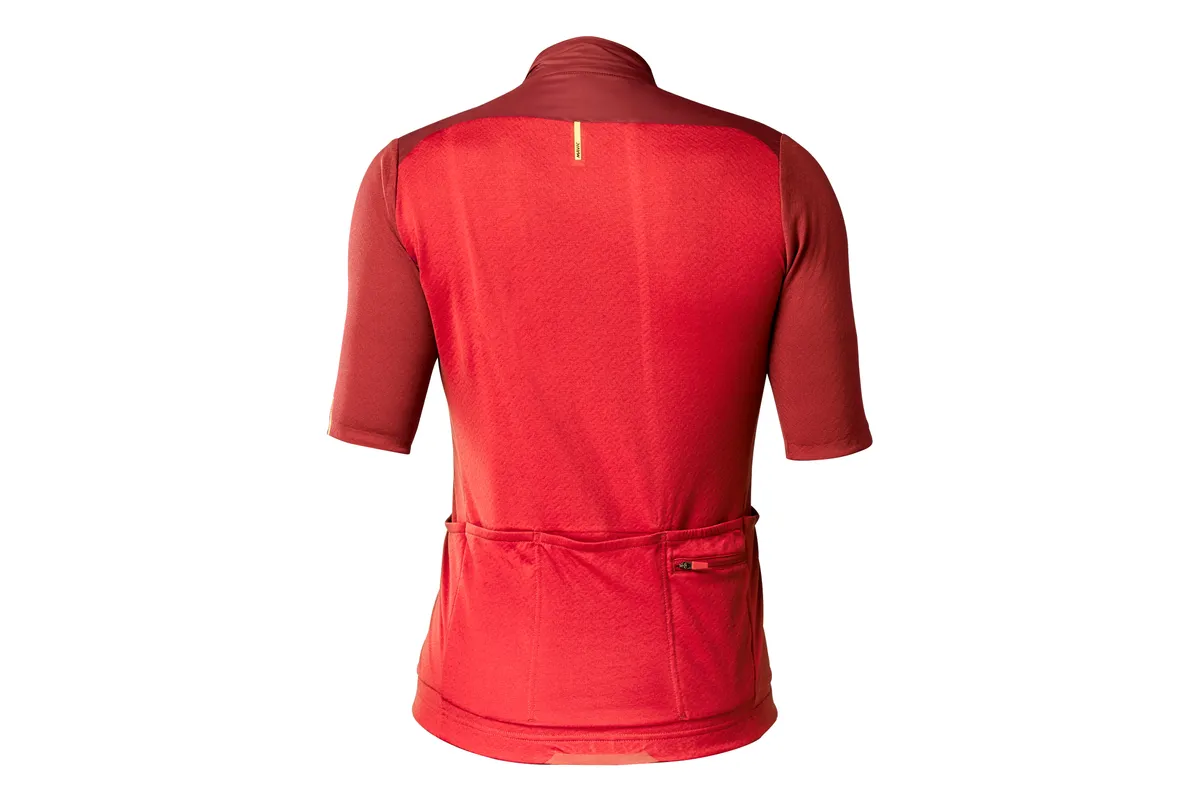 Back of cycling jersey with five main pockets