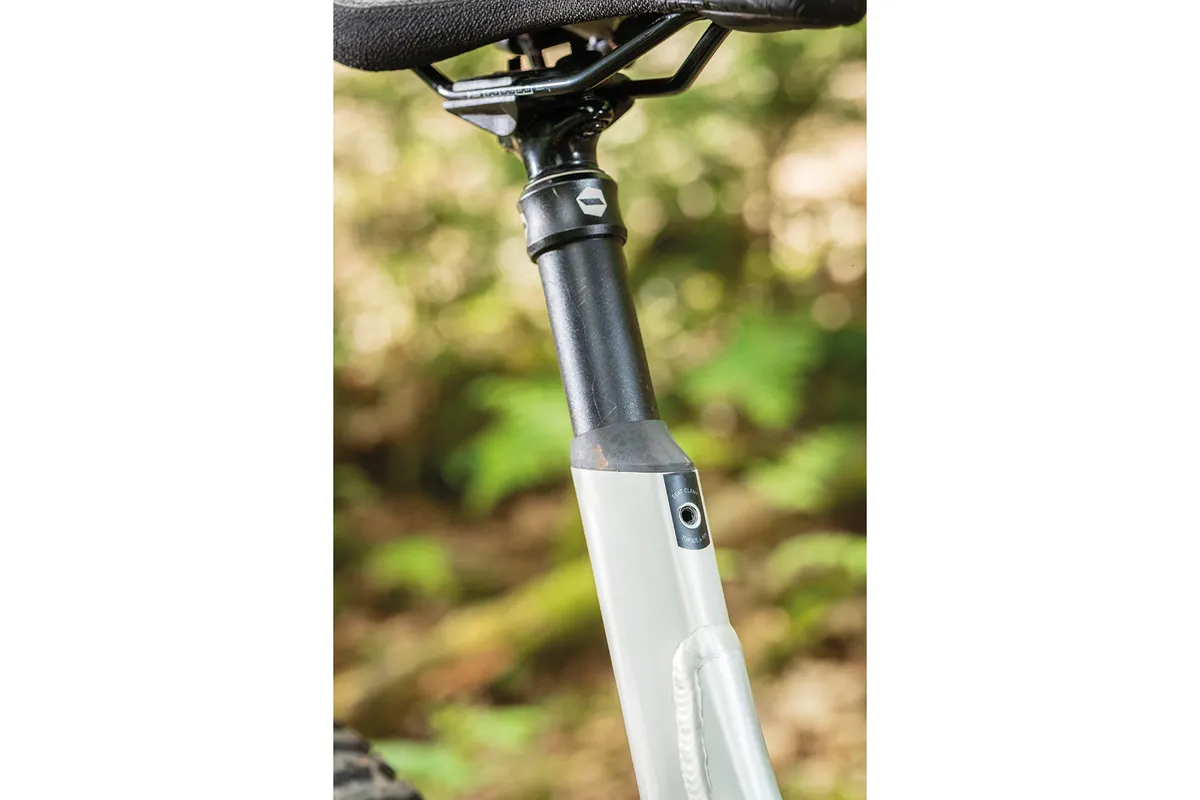 Seatpost on Canyon Spectral AL 5.0