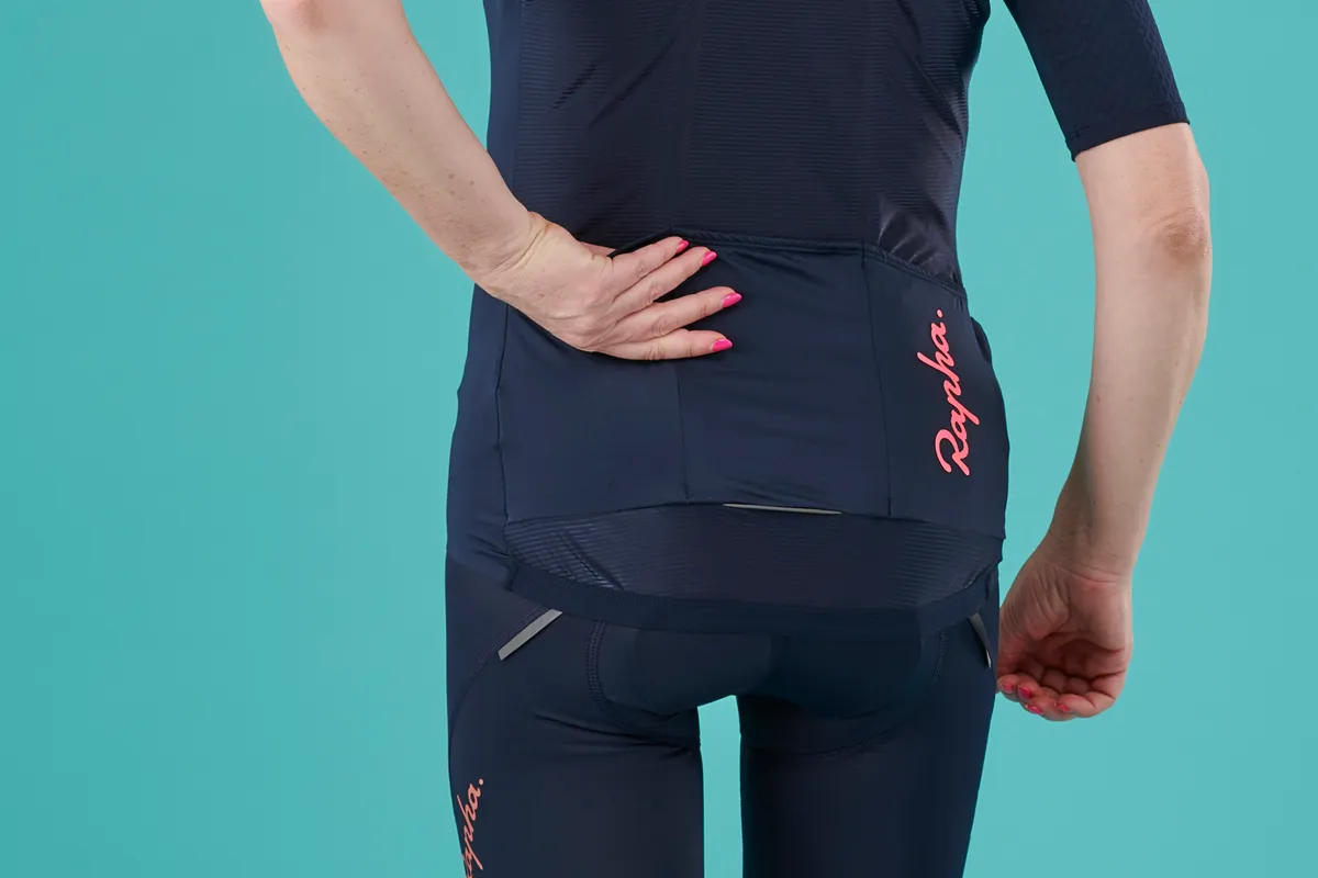 Pockets on the Rapha Women's Souplesse Aero cycling jersey