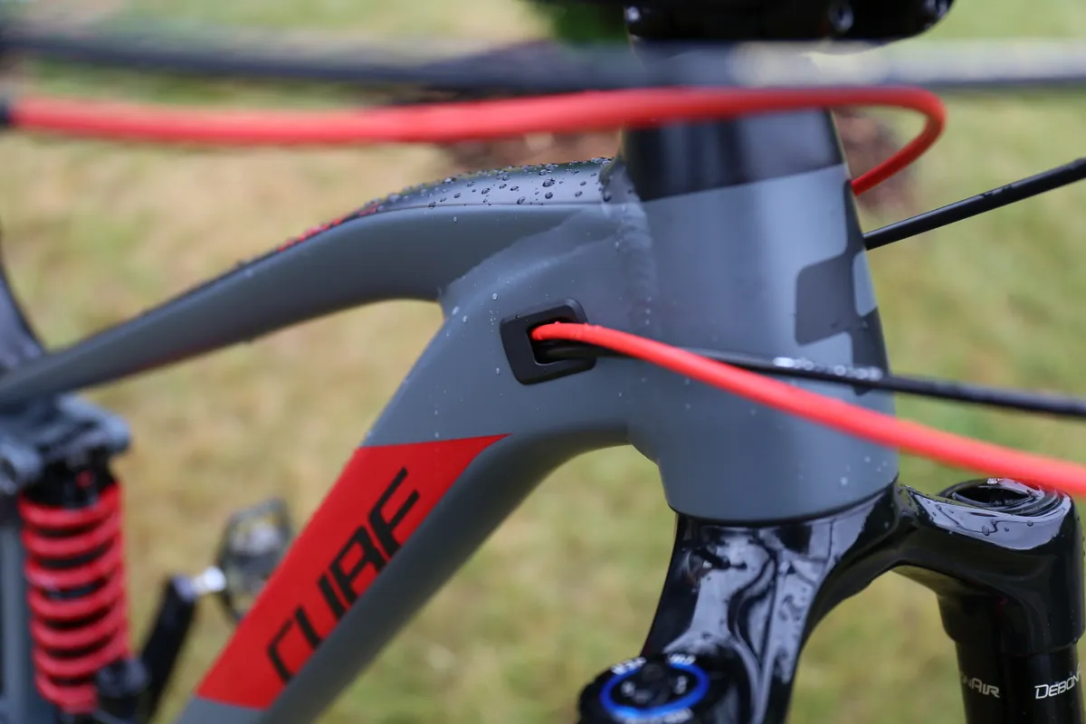 CUBE Stereo internal cable routing