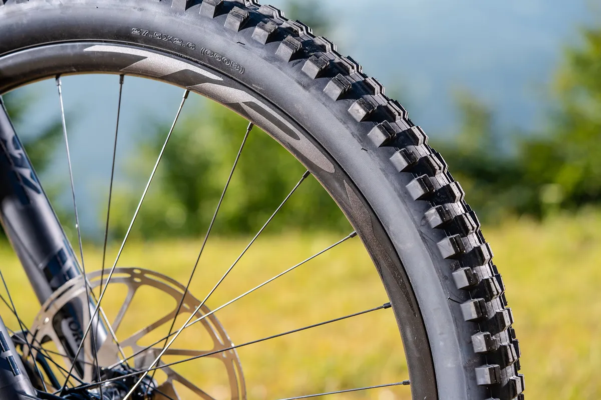 Maxxis tyre on Giant carbon rims