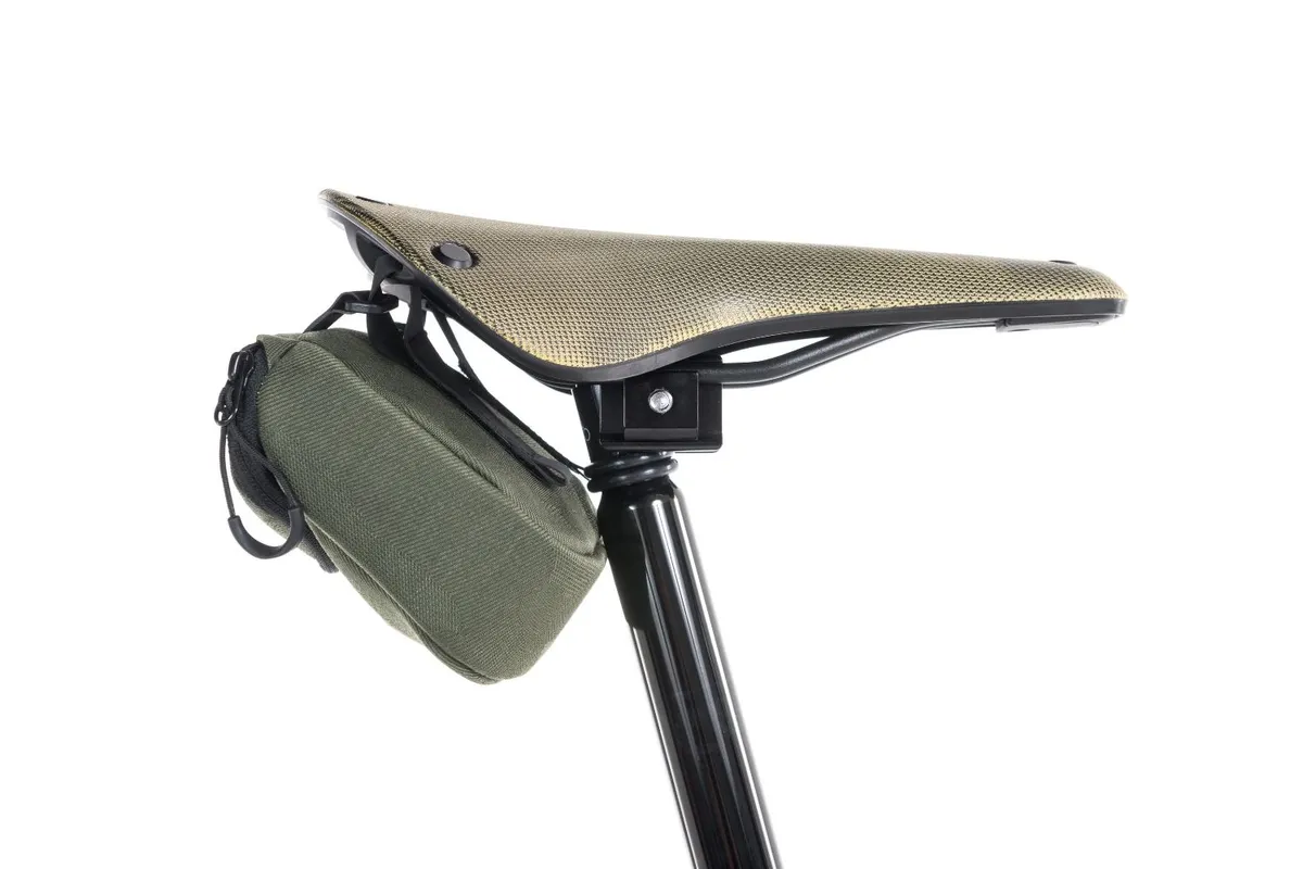 Brompton Explore saddle and pouch