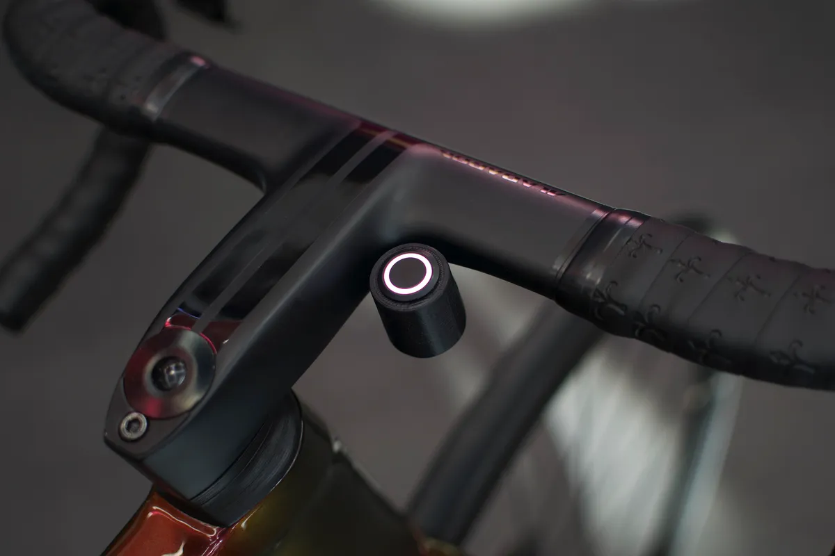 The bar mounted iWoc button from the Wilier Cento10 Hybrid