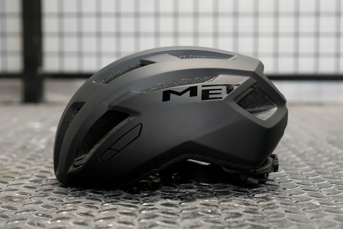 MET Vinci road helmet