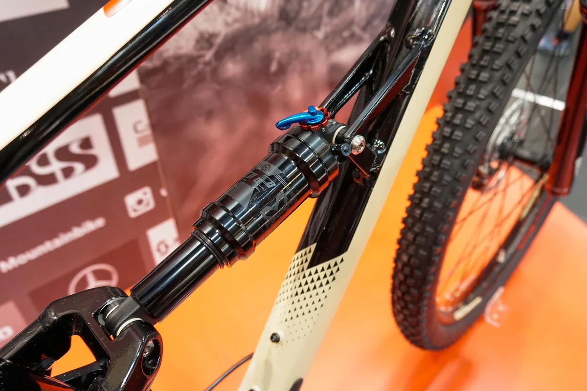 x-fusion shock on full suspension mountain bike