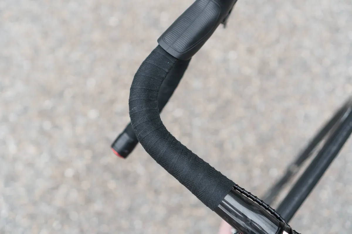 How to maintain and replace brake and gear cables