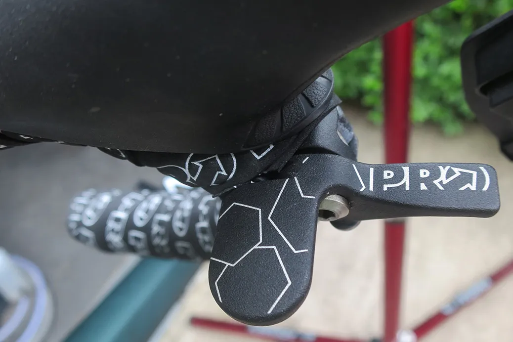 PRO Discover dropper seatpost remote on gravel bike