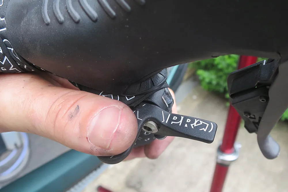 PRO Discover dropper seatpost remote on gravel bike