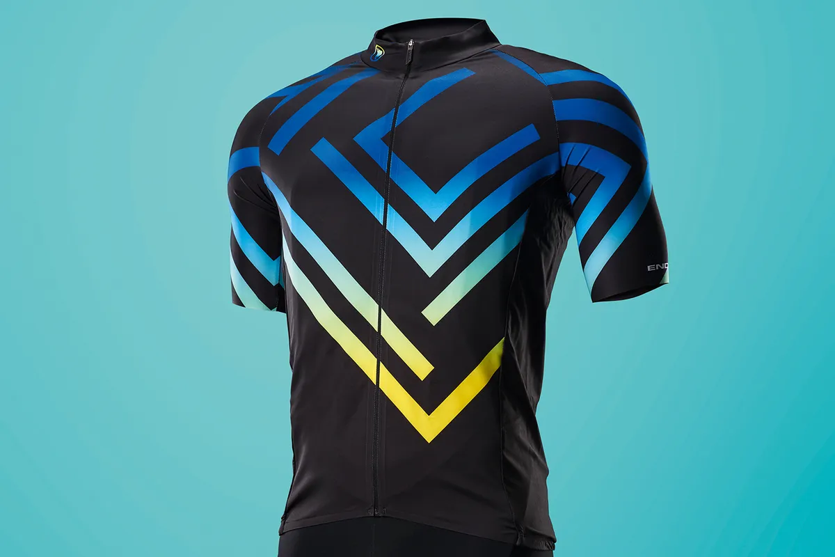 Black short-sleeved jersey with maze pattern on it from Endura