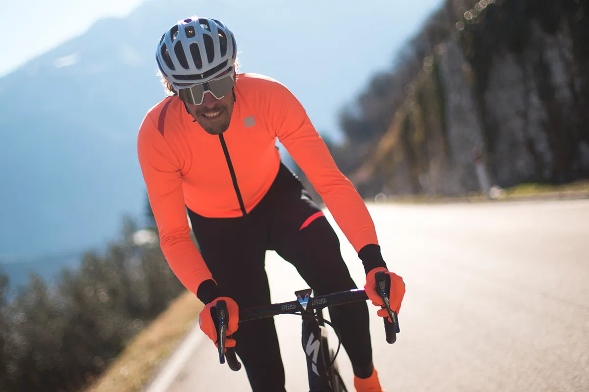 Cyclist wearing a jacket from the Fiandre Pro collection