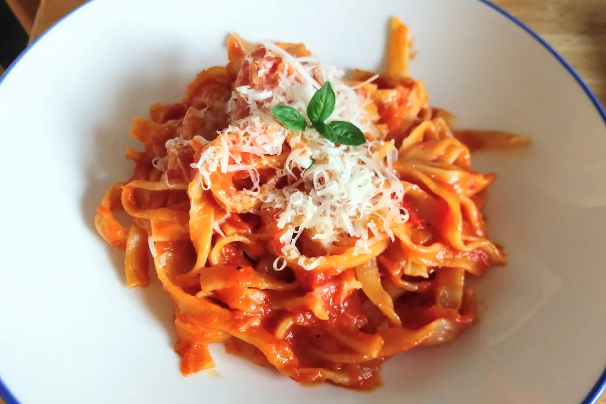 Pasta with tomato sauce.
