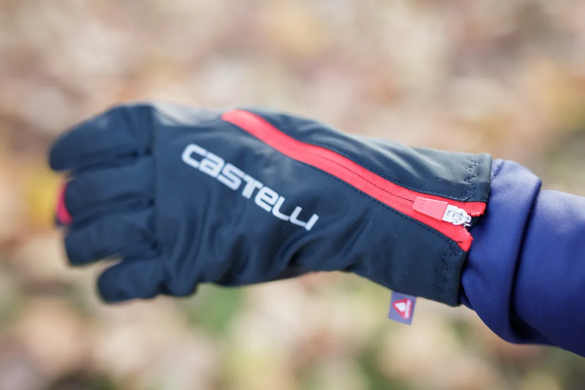 Back of Castelli Spettacolo RoS glove