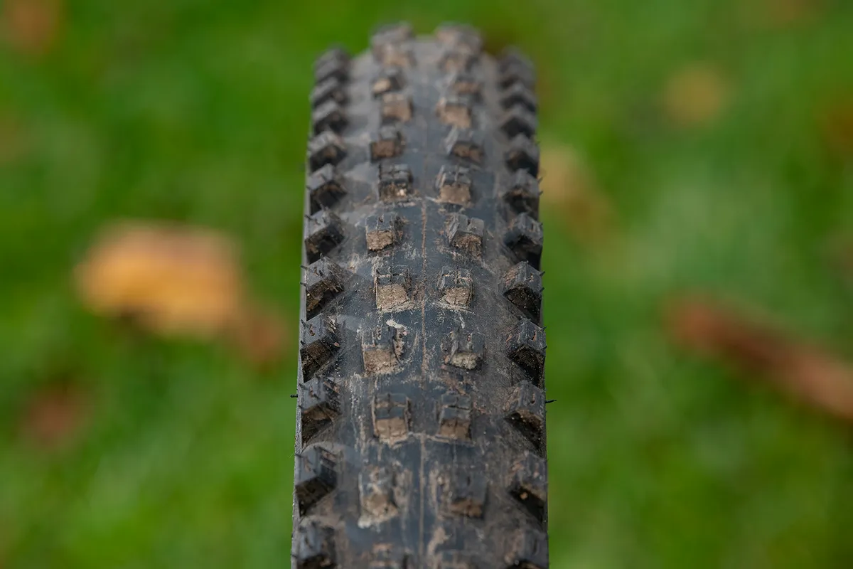 Specialized Hillbilly BLCK DMND mountain bike tyre
