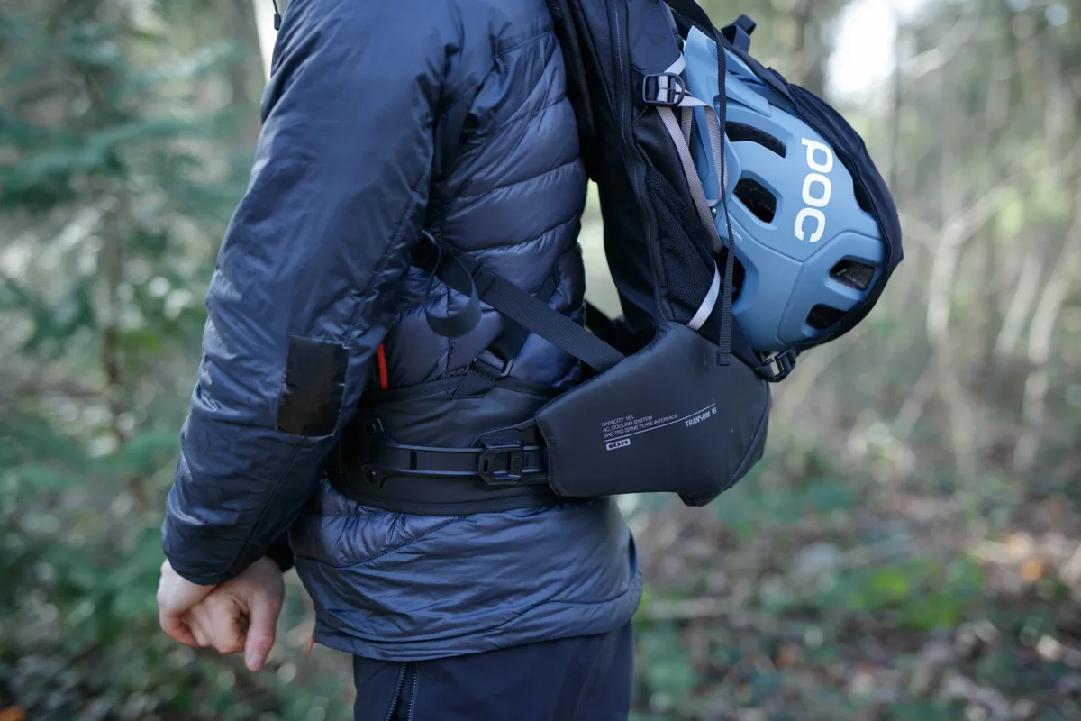 Ion Transom 16 mountain bike backpack