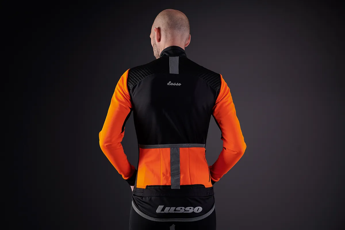 Waterproof and thermal cycling jacket for road cycling from Lusso