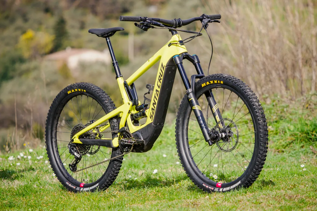 The Yellowjacket colourway is a throwback to the first Bronson.