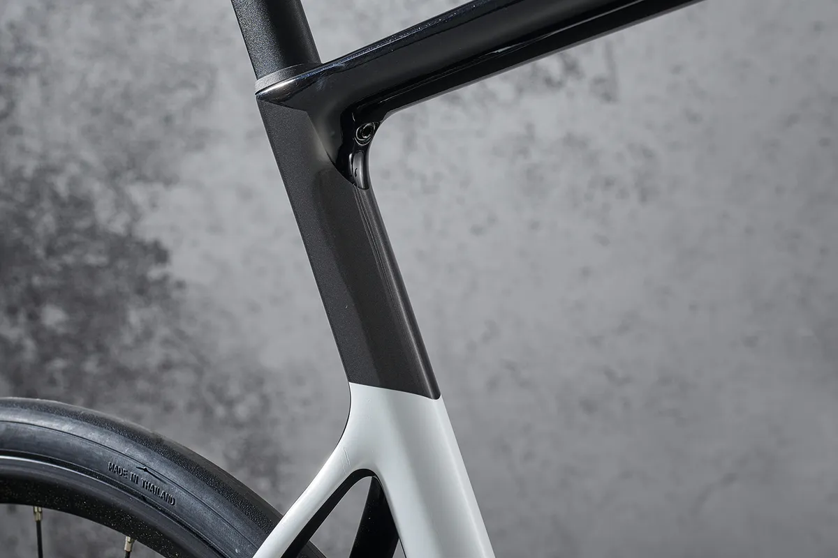 Dropped seatstays on the Cannondale SuperSix Carbon road bike