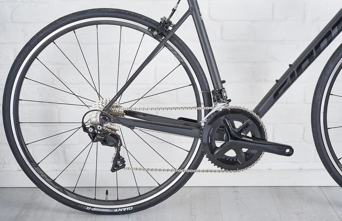 Shimano FC510 chainset with 105 gears on Giant Contend road bike