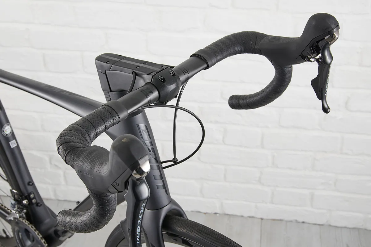 Giant Contact SLR D-Fuse bar on Giant Defy Advanced Pro 2