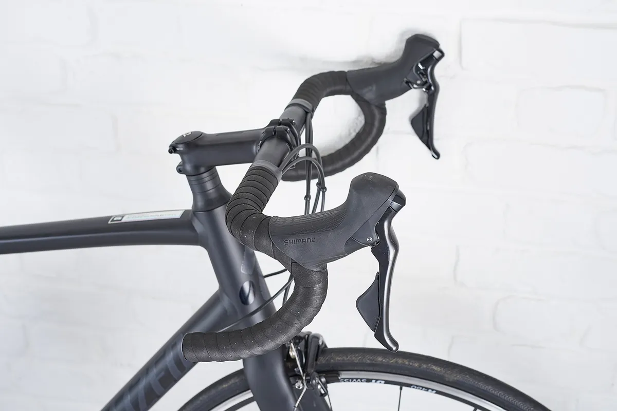 Specialized shallow-drop bars with Axis 1.0 brake levers