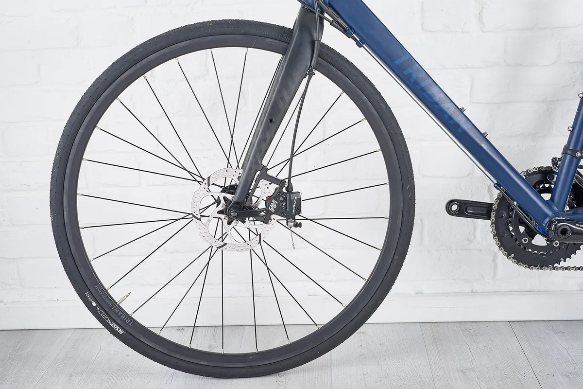 Triban Tubeless-Ready Light wheels with Resist  tyres on the Triban RC 520 Disc road bike