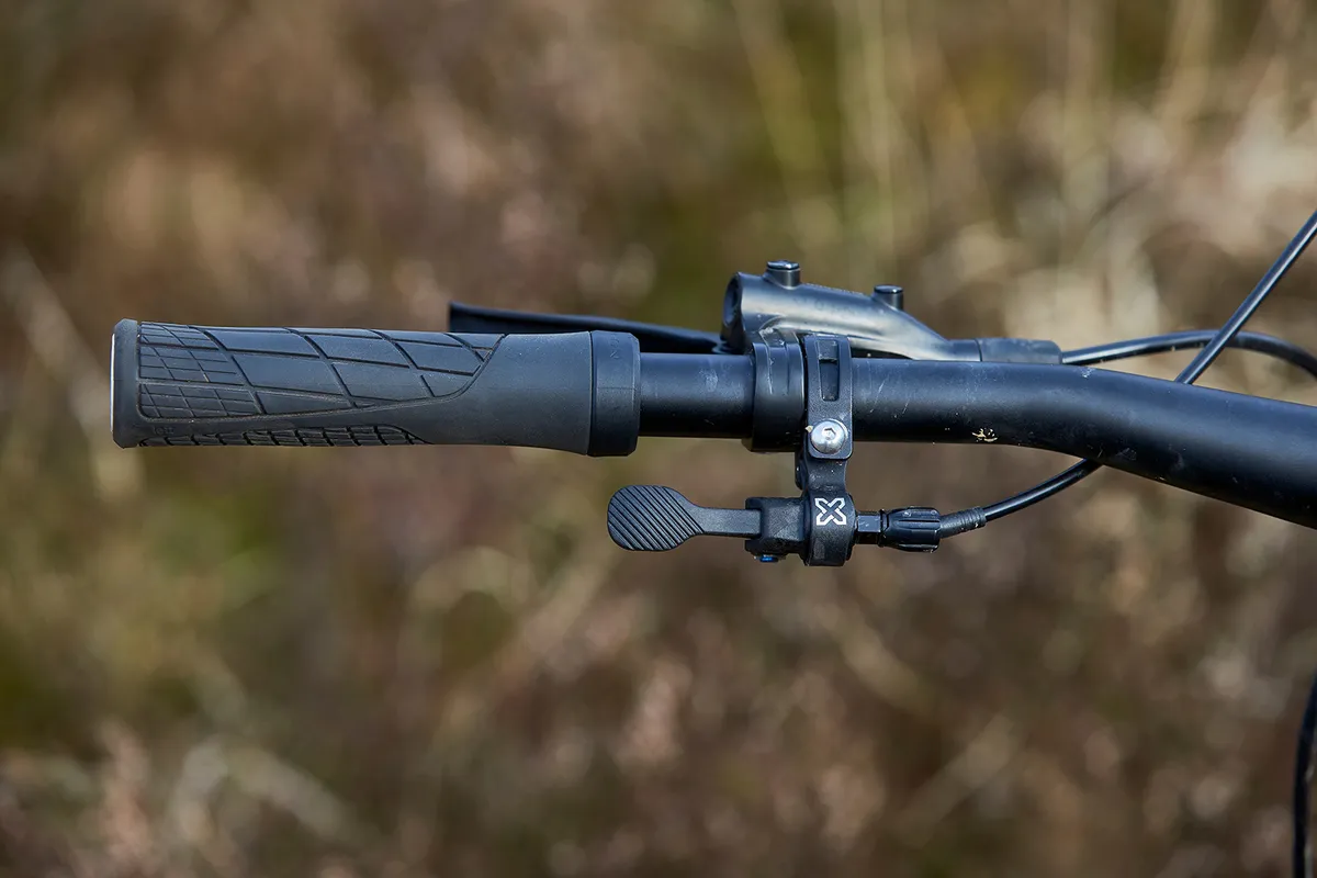 X-Fusion dropper lever on the Norco Optic C3 full suspension mountain bike